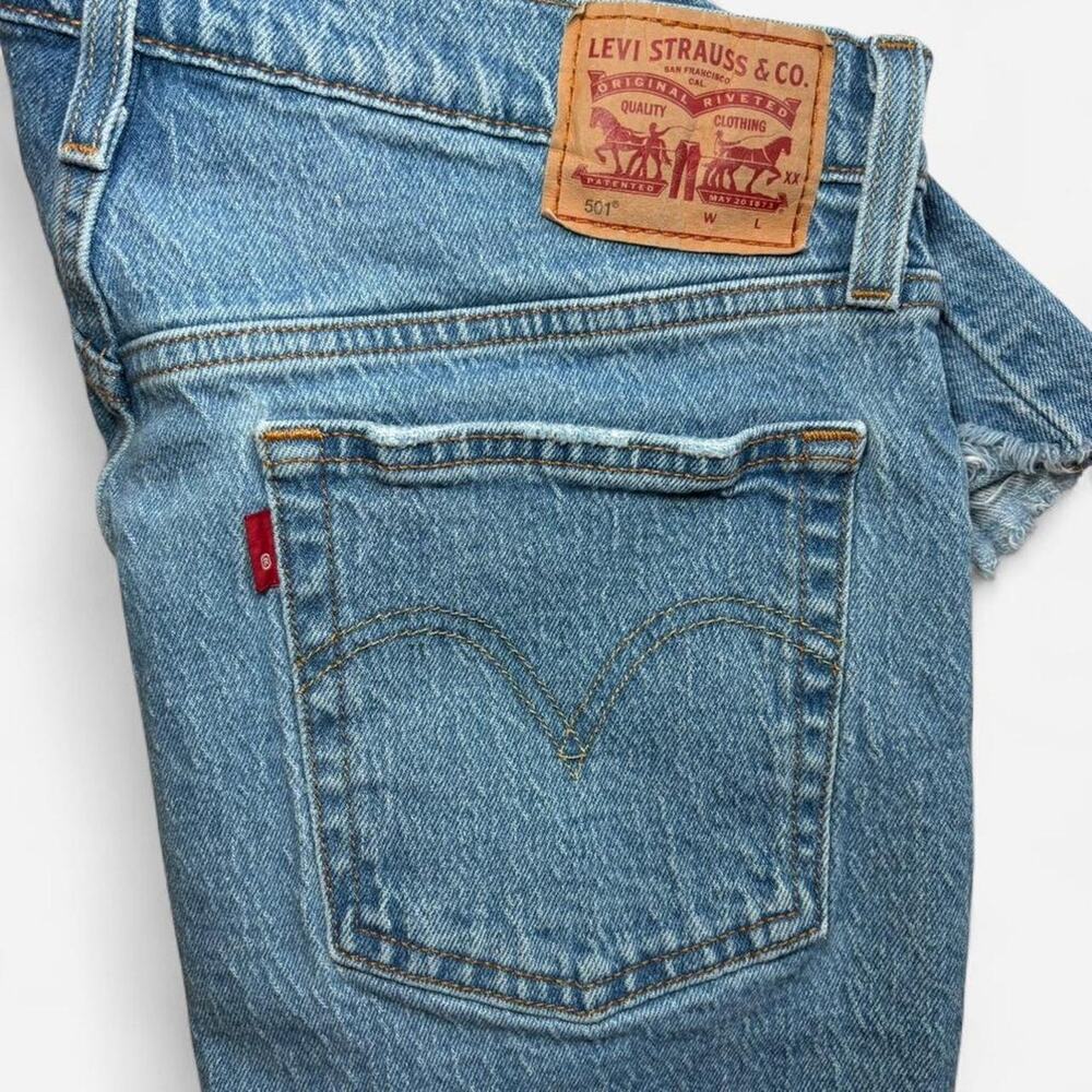 Levi's 501 Women W30 Blue Denim Shorts Casual Everyday Summer - Picture 2 of 8